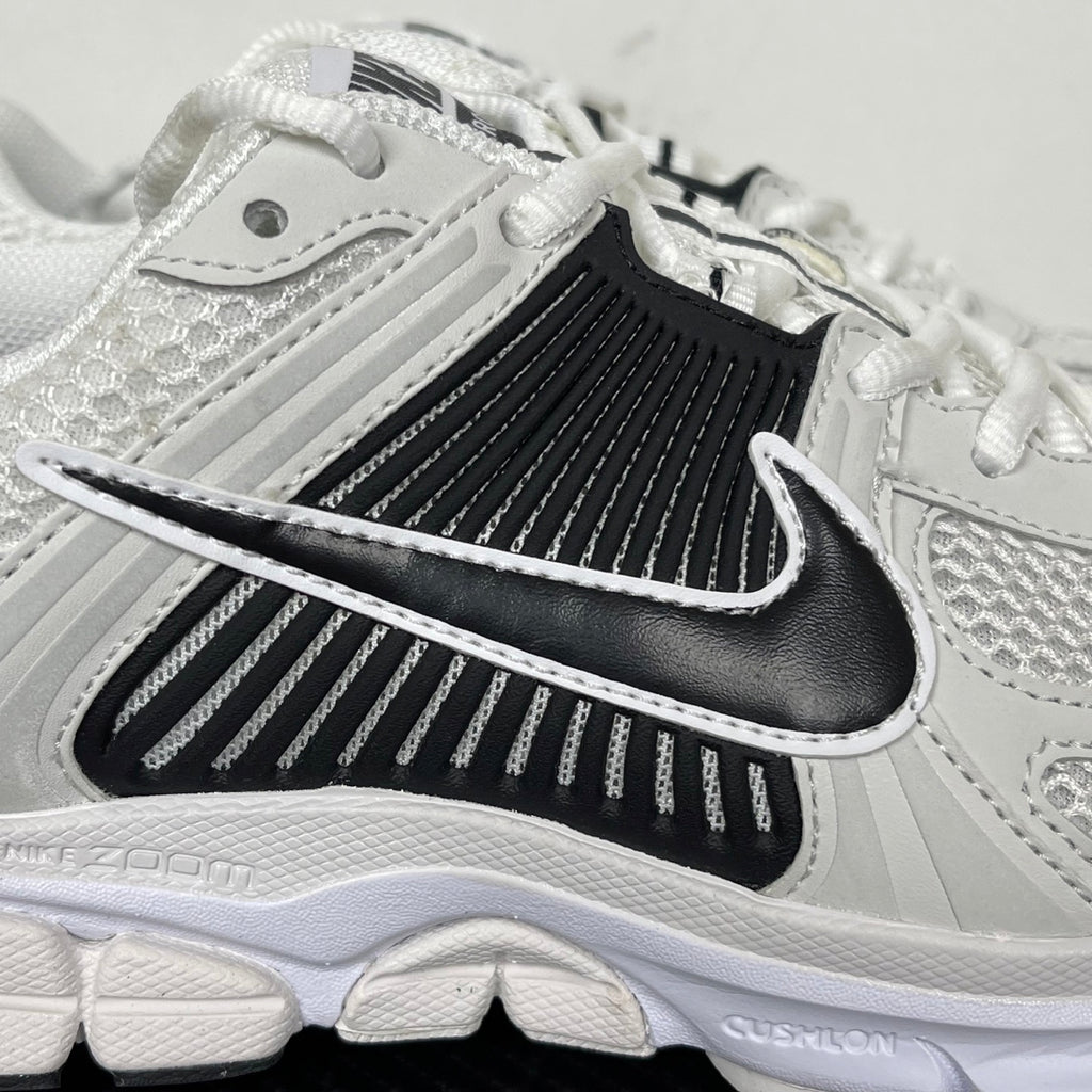 NIKE AIR ZOOM VOMERO 5 "White Black" "Panda"