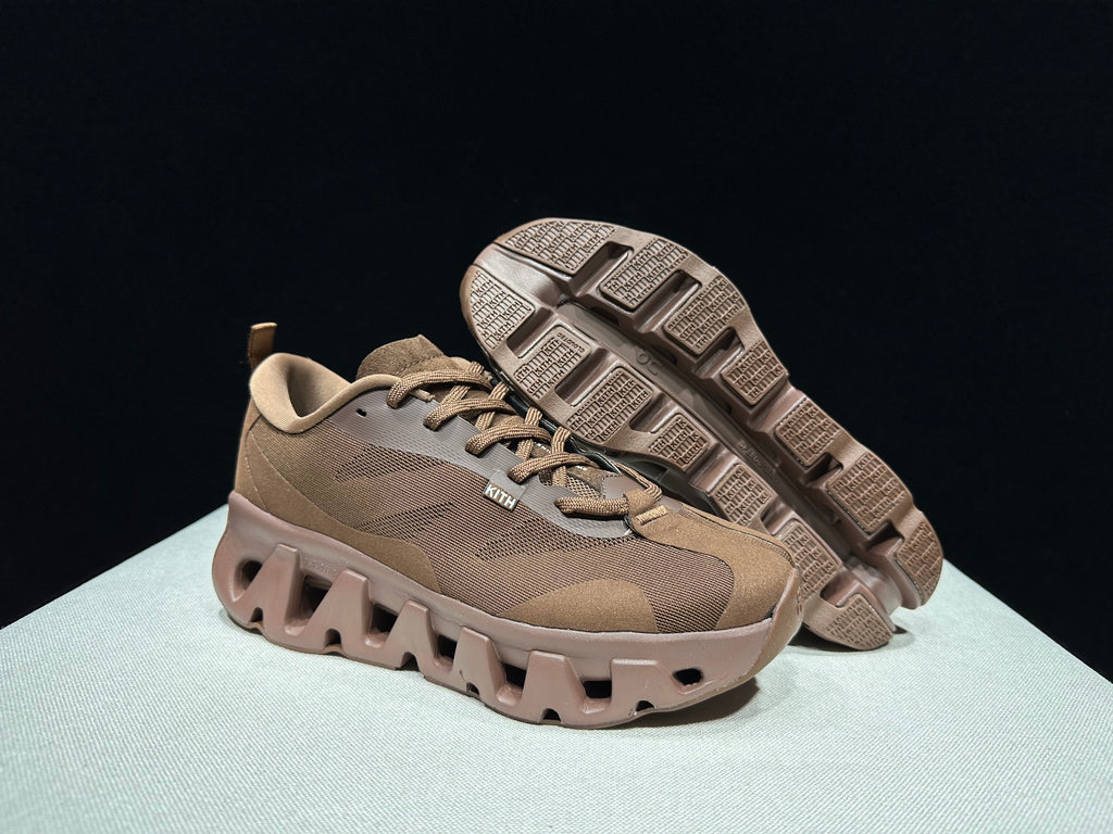 ON - KITH K TECH 1 TRIPLE BROWN
