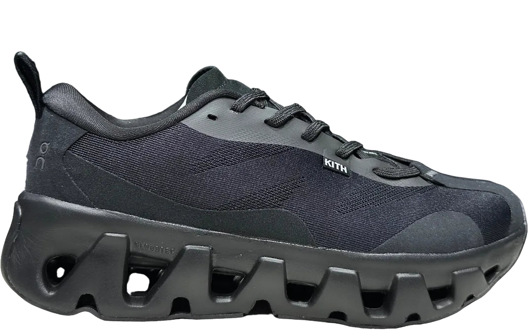 ON - KITH K TECH 1 TRIPLE BLACK