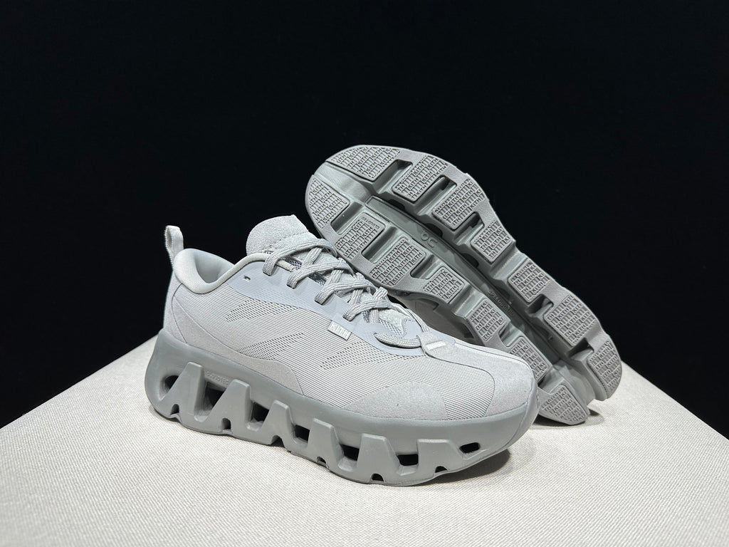 ON - KITH K TECH 1 DARK GREY
