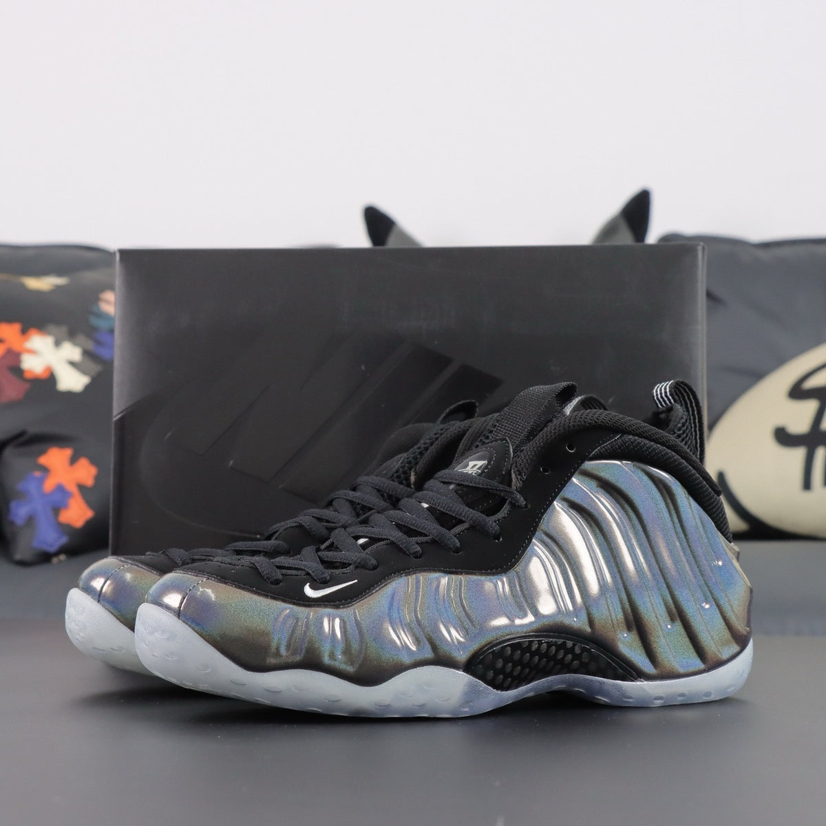 NIKE AIR  Foamposite One Hologram