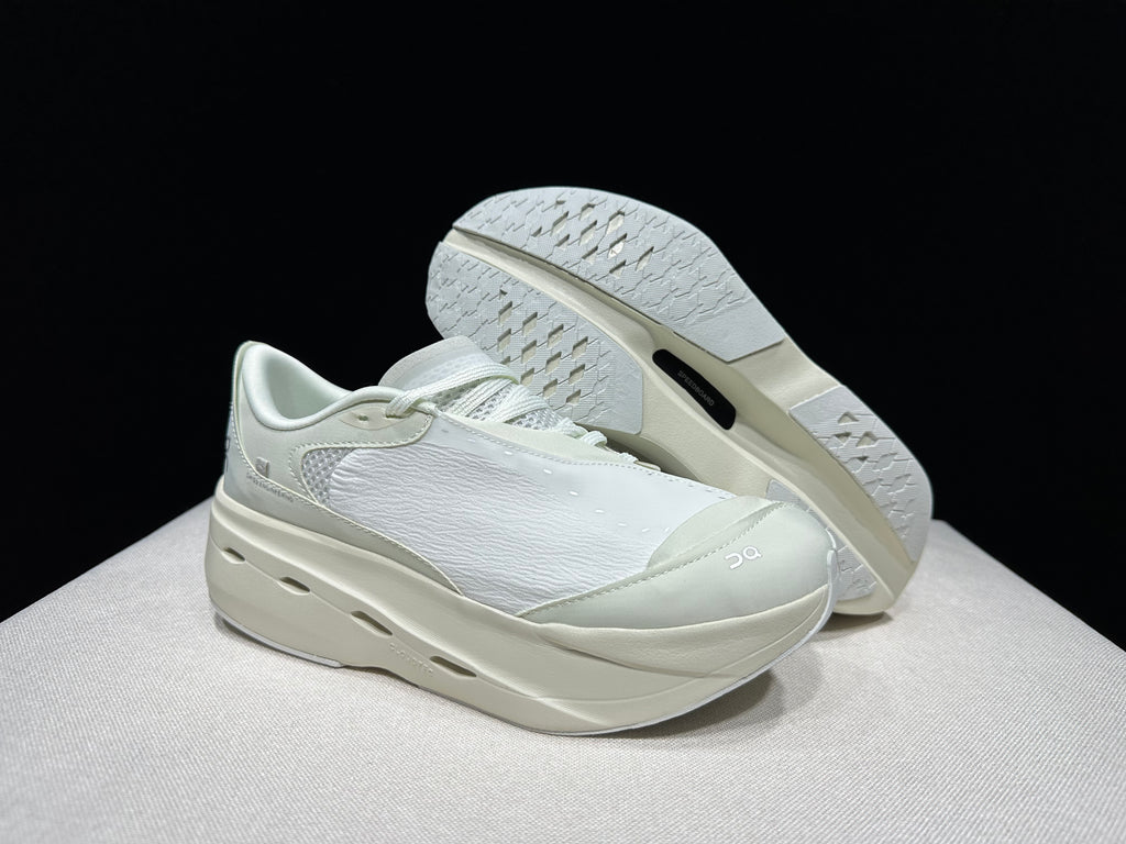 ON - CLOUDBOOM VOLT WHITE GALE