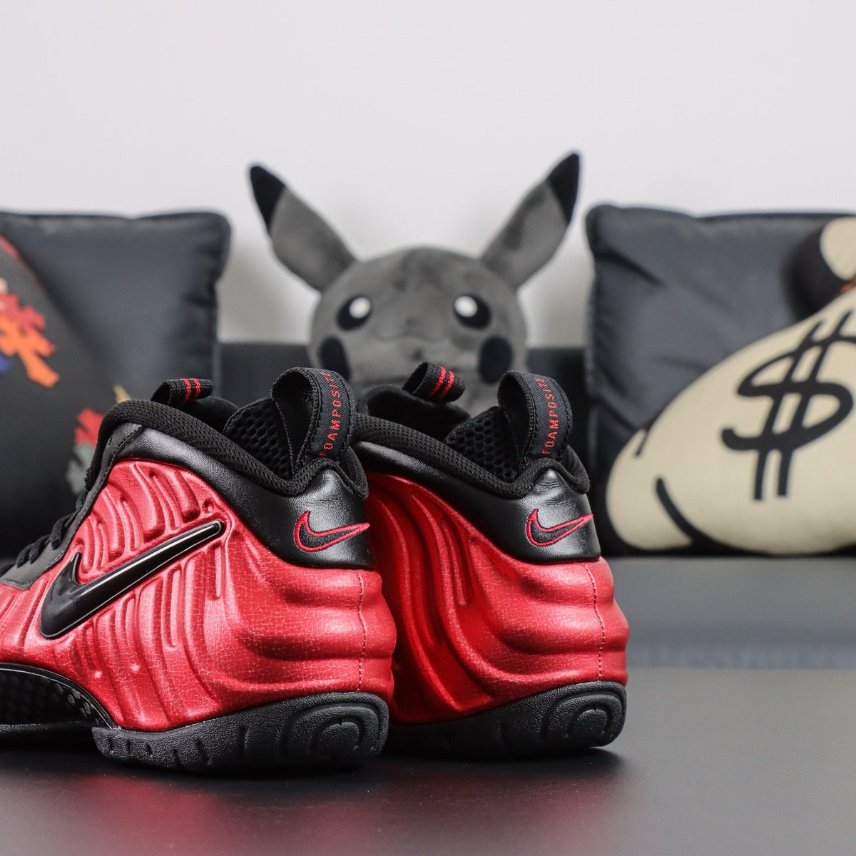 NIKE AIR  Foamposite Pro University Red