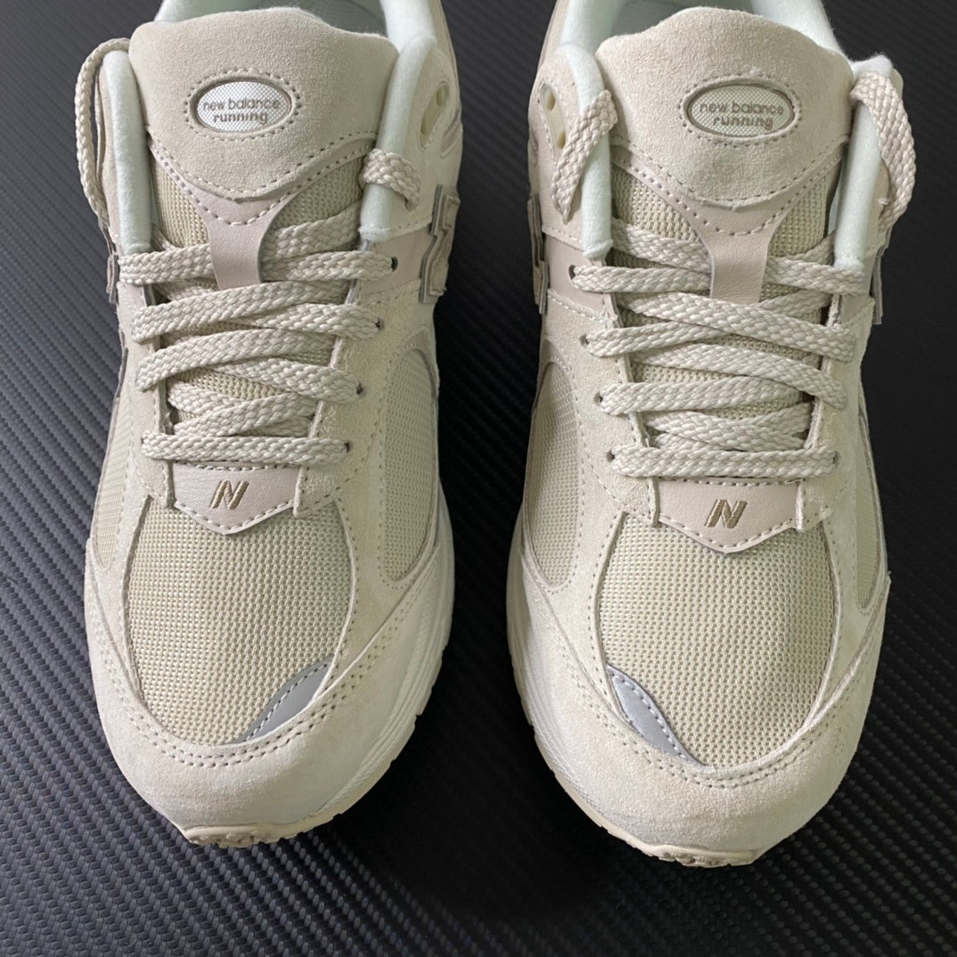 NEW BALANCE 2002R "Calm Taupe" / "Sea Salt"