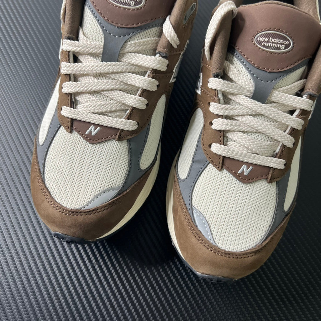 NEW BALANCE 2002R "Mocha"