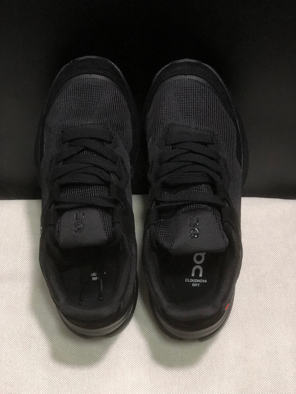 ON - CLOUDNOVA RIFT TRIPLE BLACK