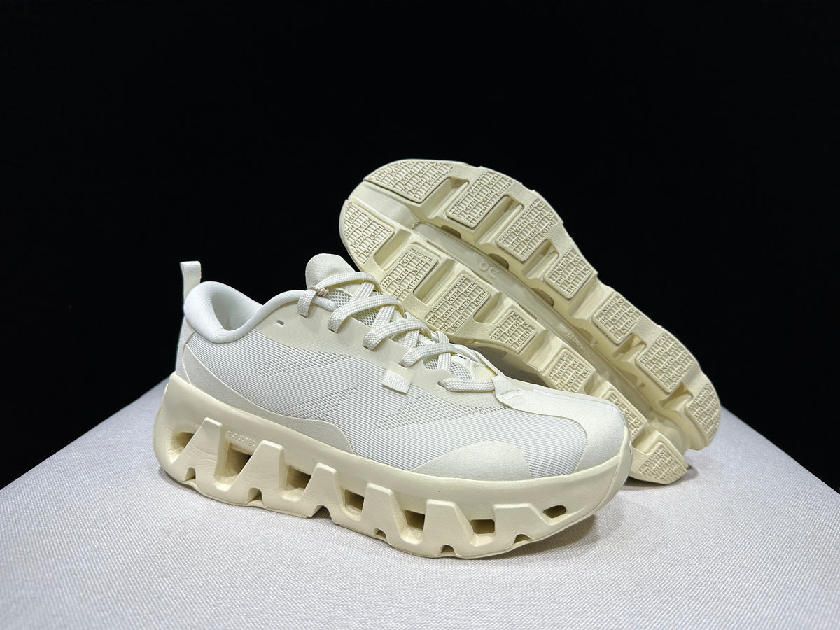 ON - KITH K TECH 1 CREAMY WHITE