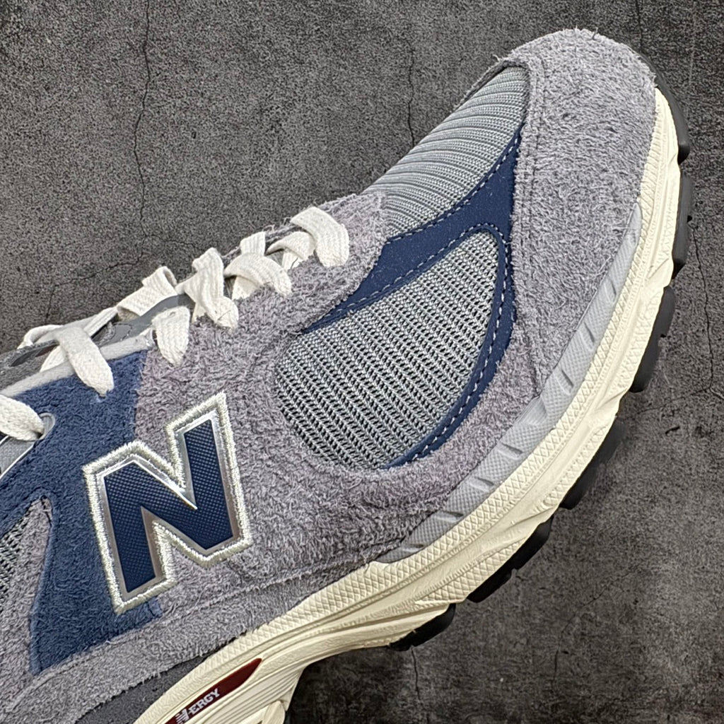 NEW BALANCE 2002R "Navy Castlerock"
