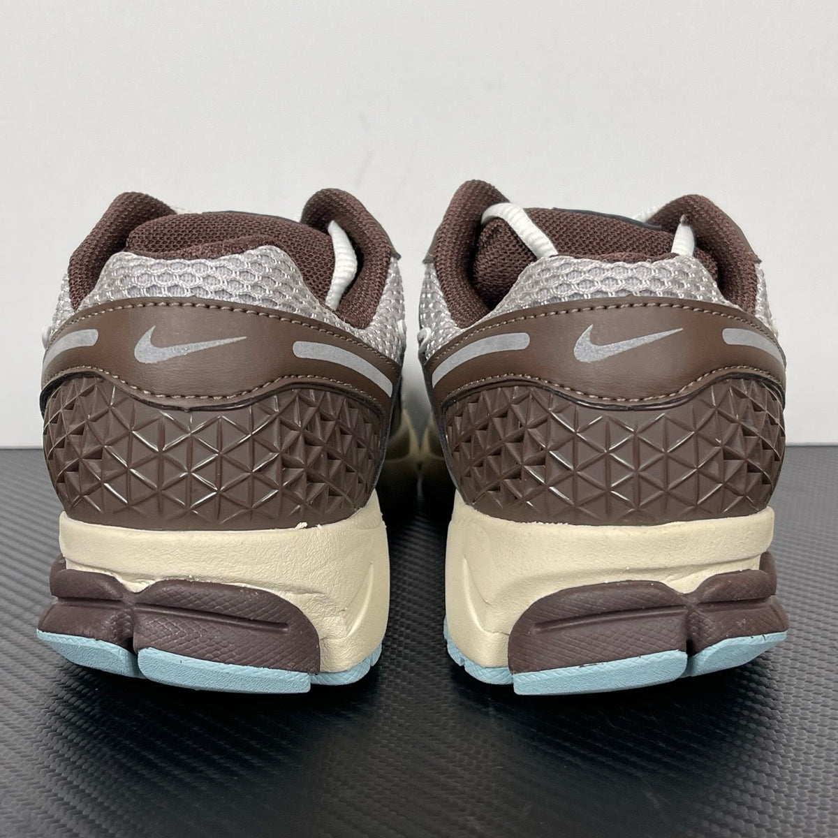 NIKE AIR ZOOM VOMERO 5 "Earth Fossil"