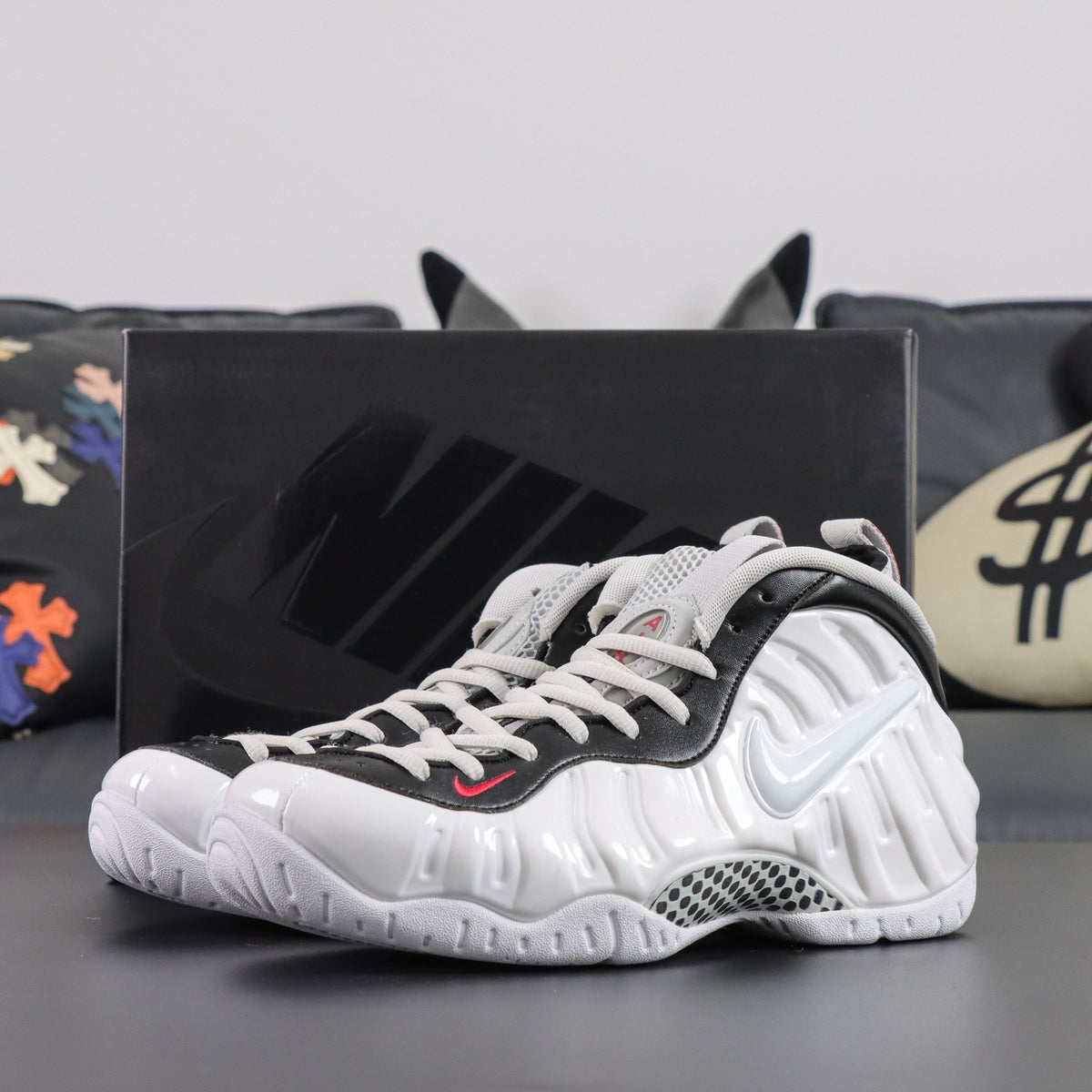 NIKE AIR  Foamposite Pro White Black University Red