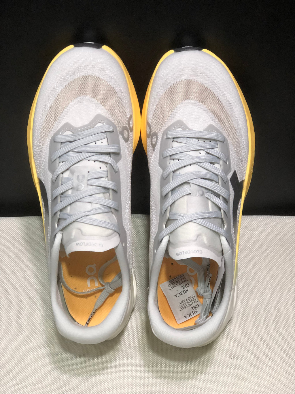 ON - CLOUD BOOM RUNNING WHITE YELLOW