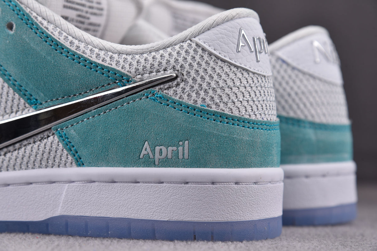 Nike SB Dunk  Low  April Skateboards