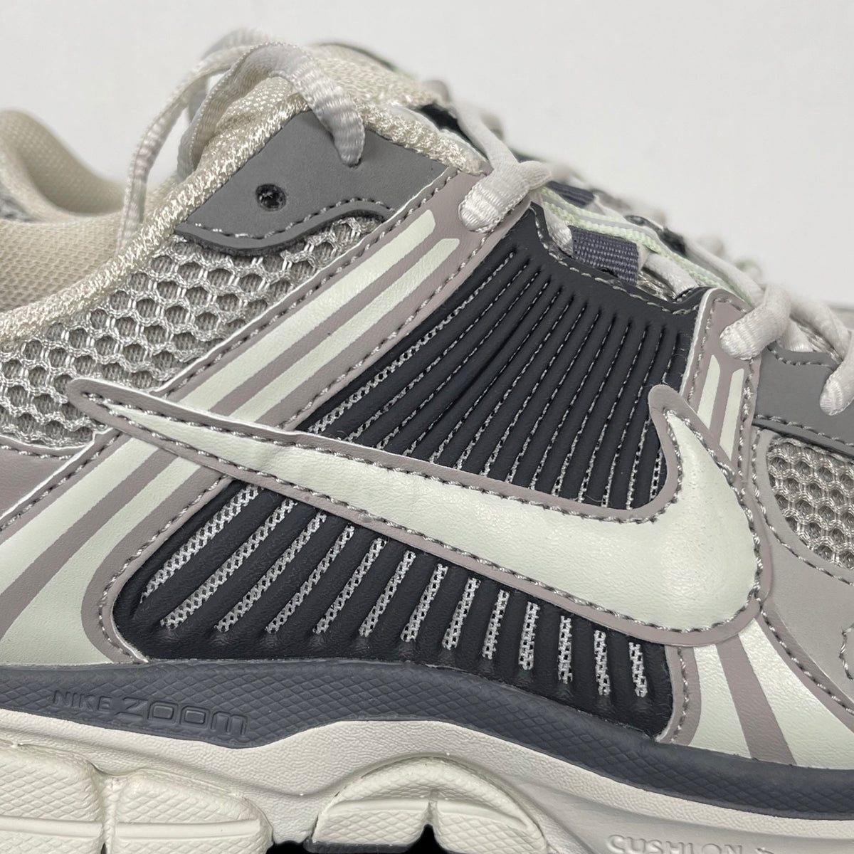 NIKE AIR ZOOM VOMERO 5 "Cobblestone / Flat Pewter"