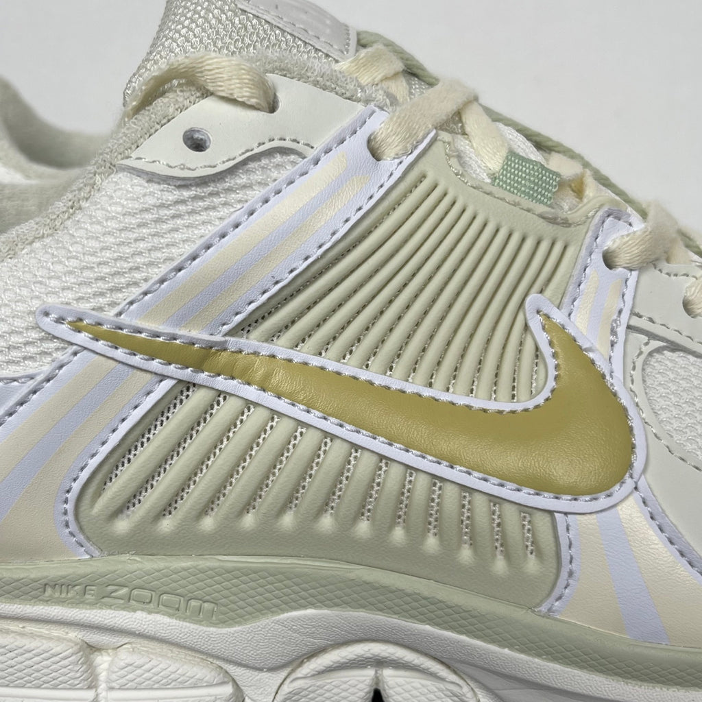 NIKE AIR ZOOM VOMERO 5 "Sail Buff Gold" cream and white mesh upper, buff gold Swoosh