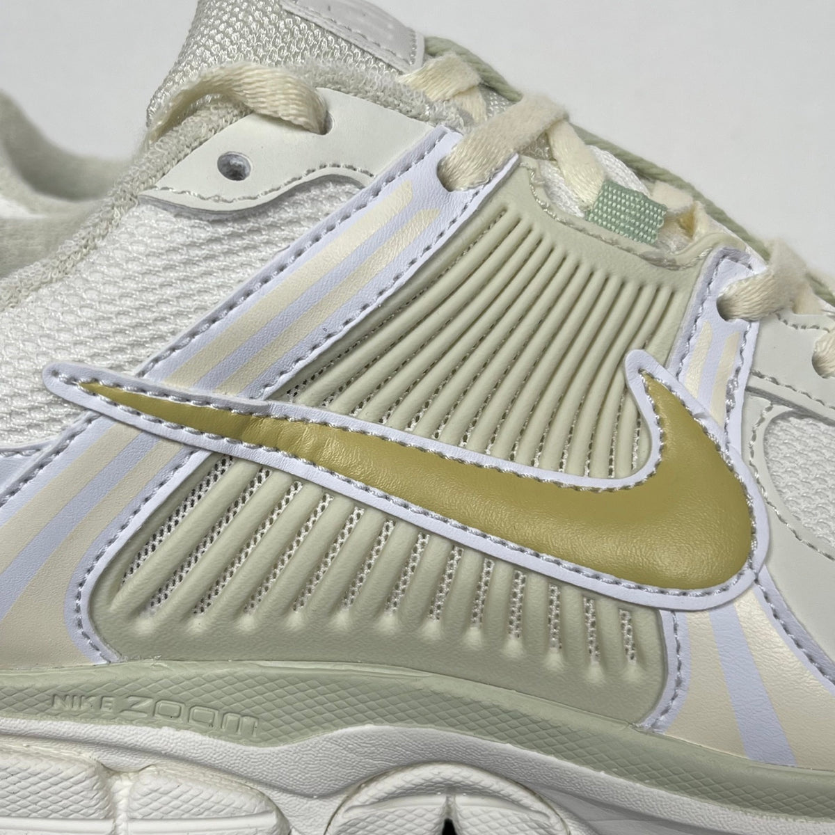 NIKE AIR ZOOM VOMERO 5 "Sail Buff Gold" cream and white mesh upper, buff gold Swoosh