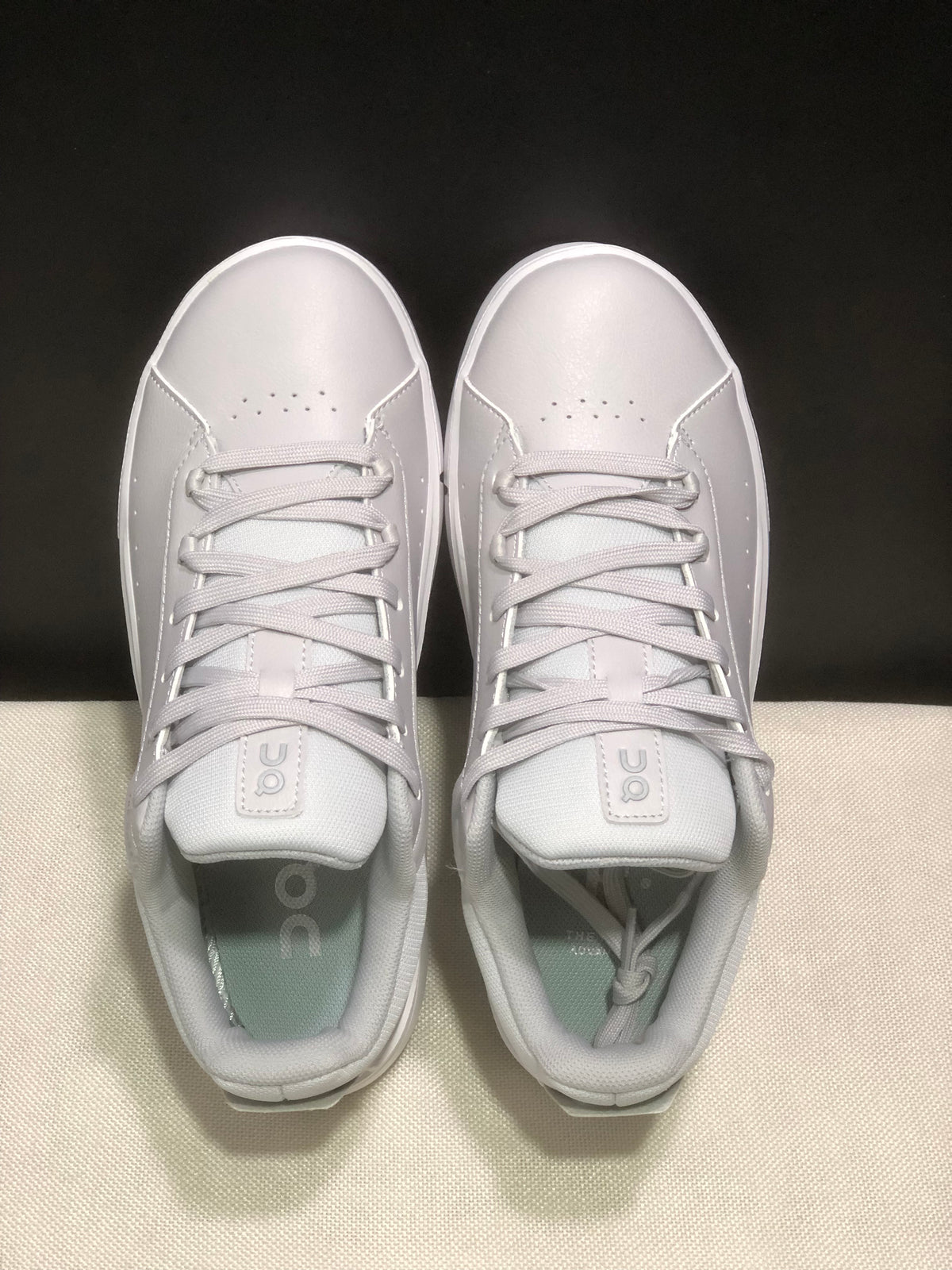 ON - ROGER FEDERER X THE ROGER CENTRE COURT WOLF GLACIER