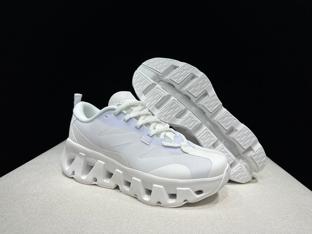 ON - KITH K TECH 1 TRIPLE WHITE