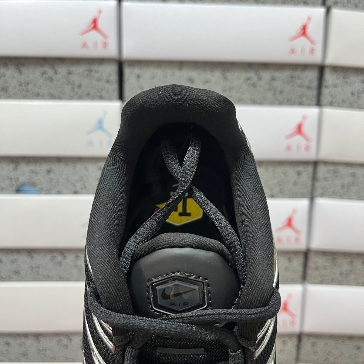 NIKE AIR MAX PLUS Black Chrome