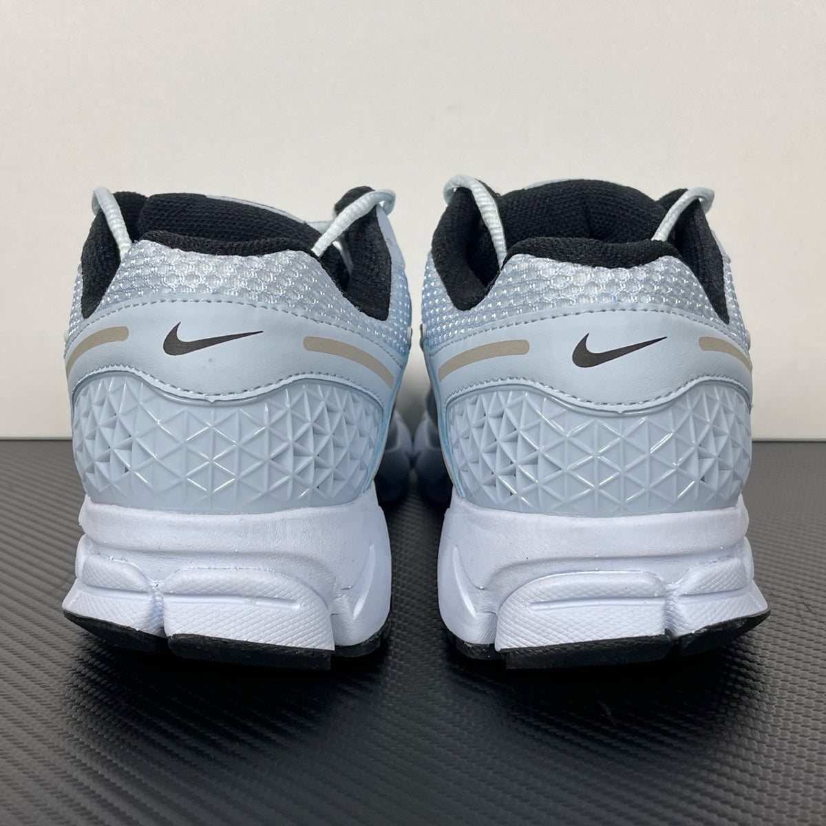 NIKE AIR ZOOM VOMERO 5 "Blue Tint"