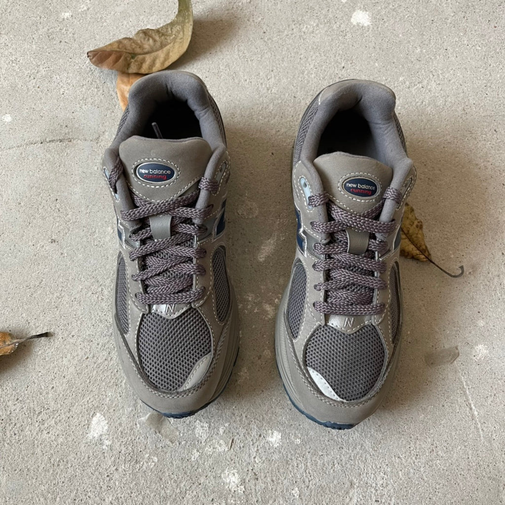 NEW BALANCE 2002R Light Grey