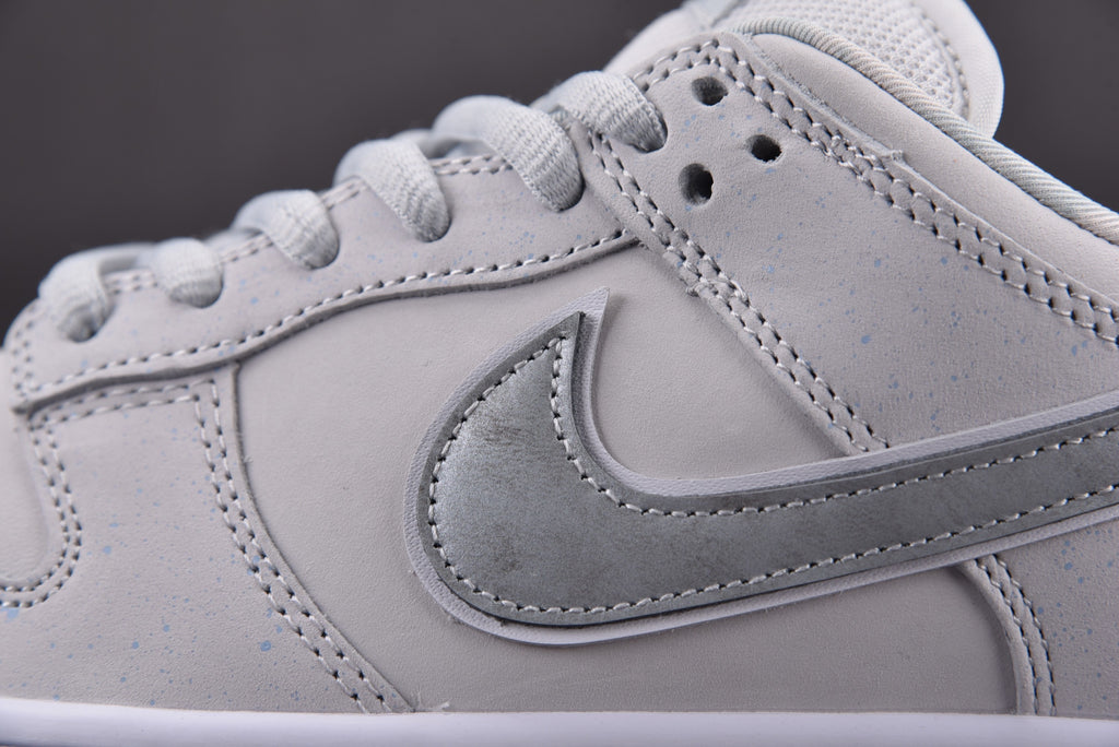 Nike SB Dunk  Low "White Lobster"
