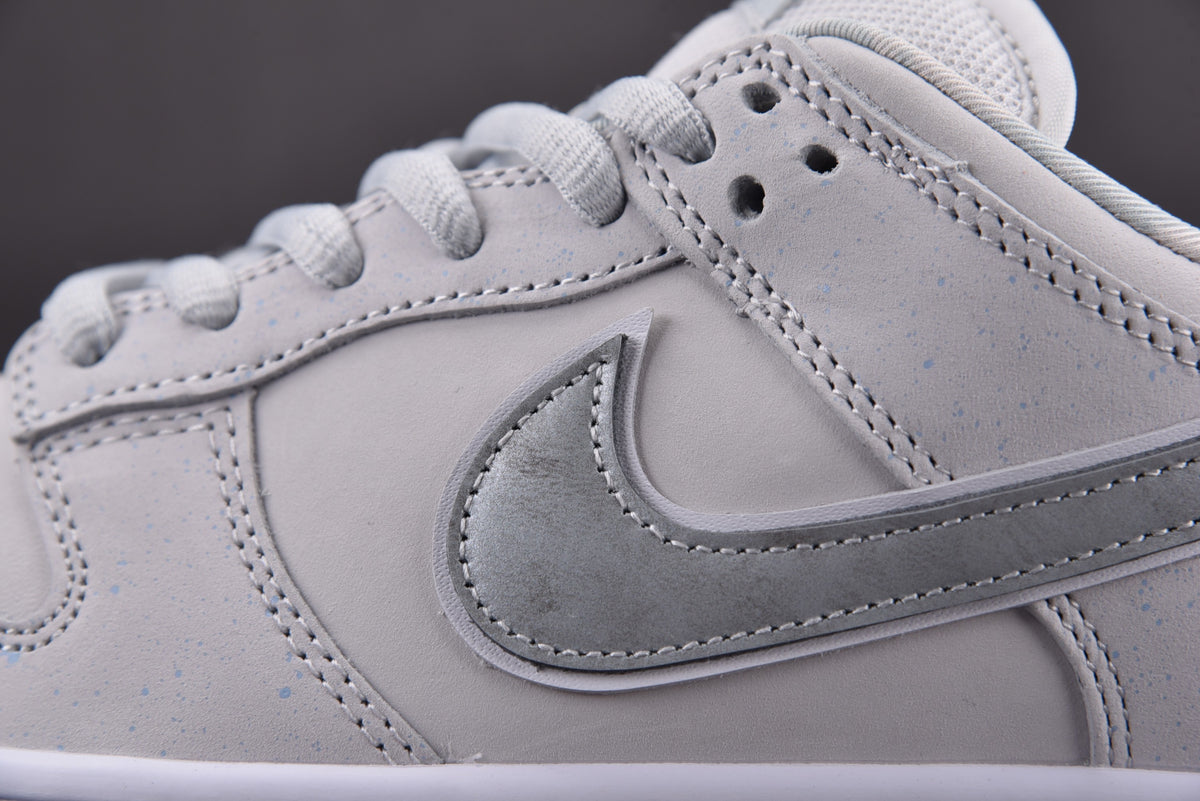 Nike SB Dunk  Low "White Lobster"