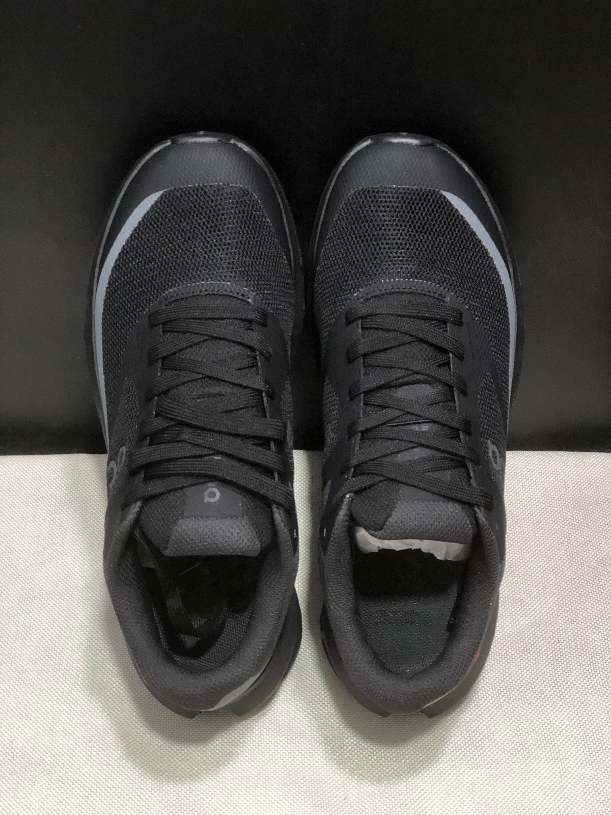 ON - Cloudvista 3  black dark grey