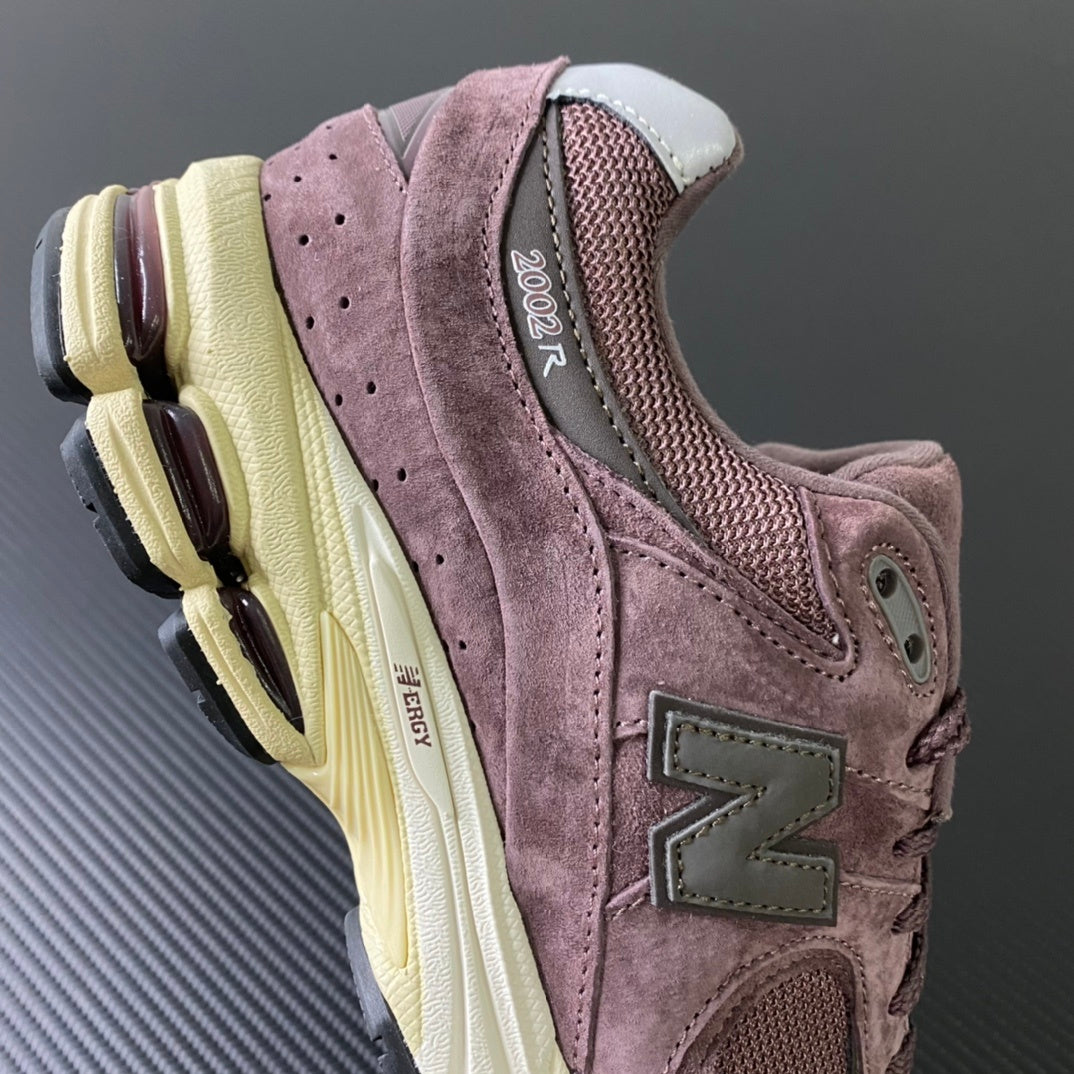 NEW BALANCE 2002R 'Truffle' wine-red/brown