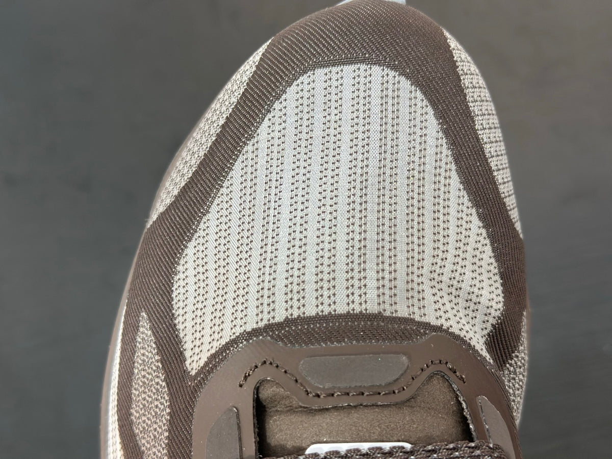 NIKE PEGASUS PREMIUN dark hazelnut or brown-toned