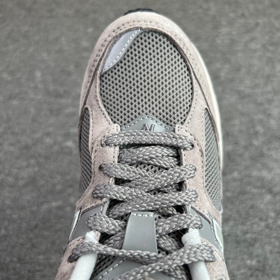 NEW BALANCE 2002R Marblehead / Light Aluminum