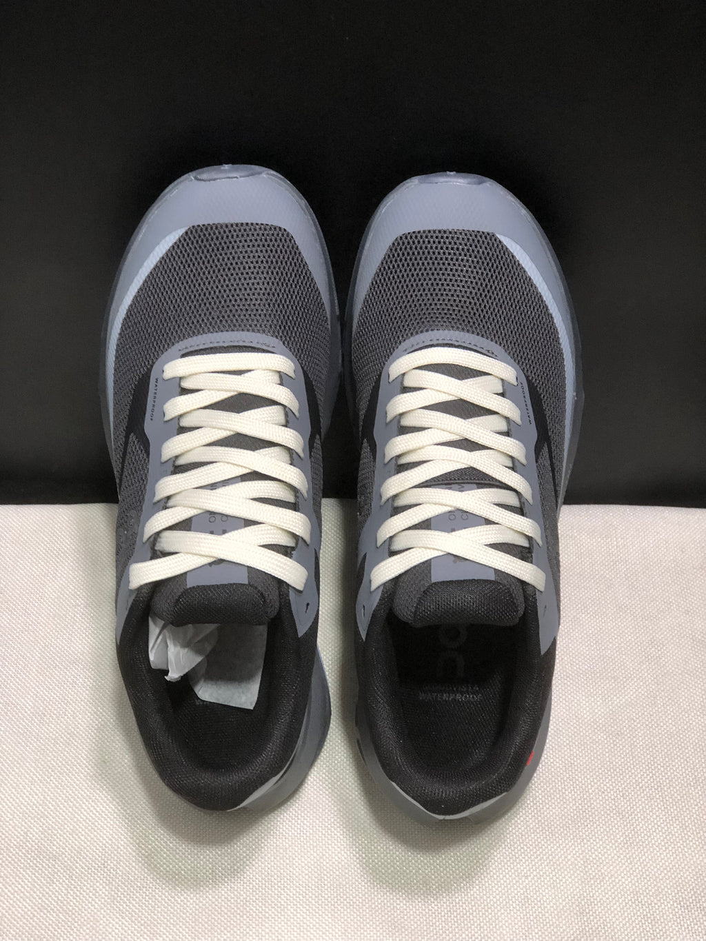 ON - Cloudvista 3 dark grey