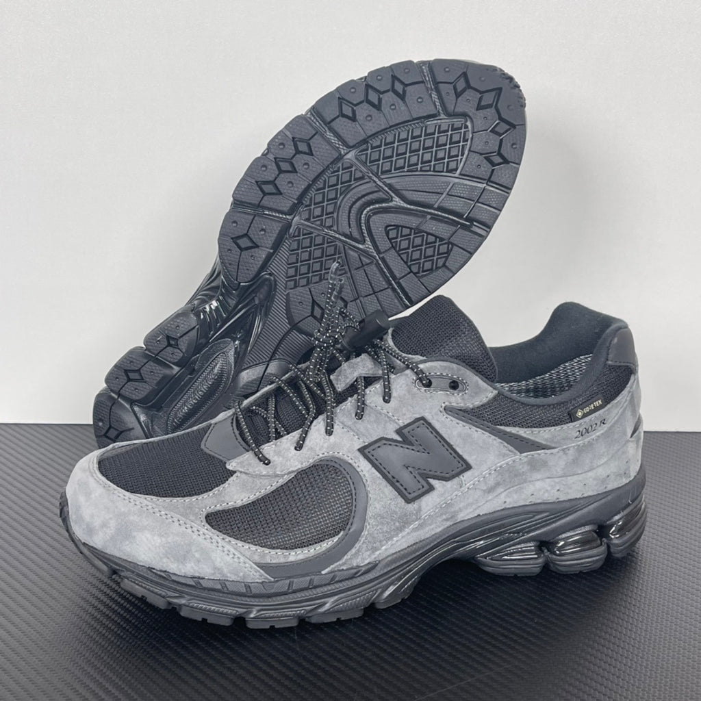 NEW BALANCE 2002 x JJJJound 2002R Gore-Tex in Charcoal