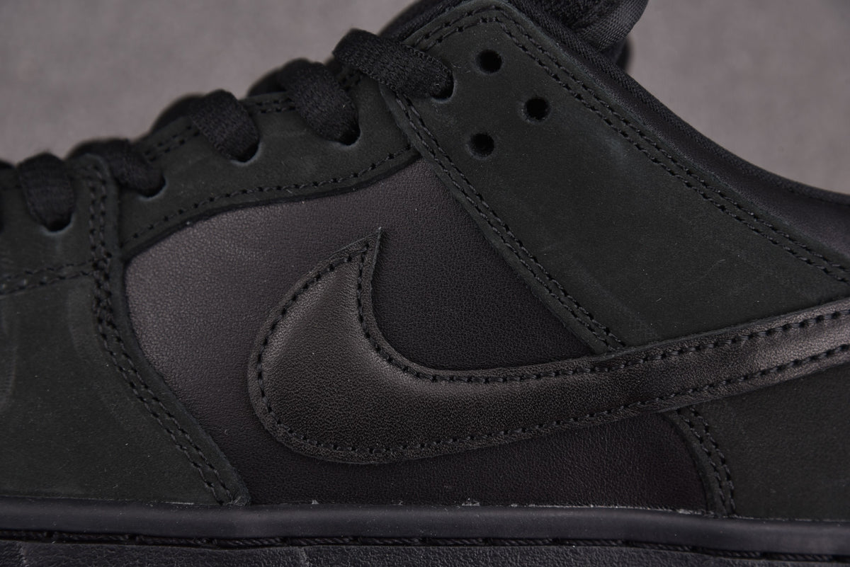 Nike SB Dunk  Low  Pro QS "Black Pigeon"