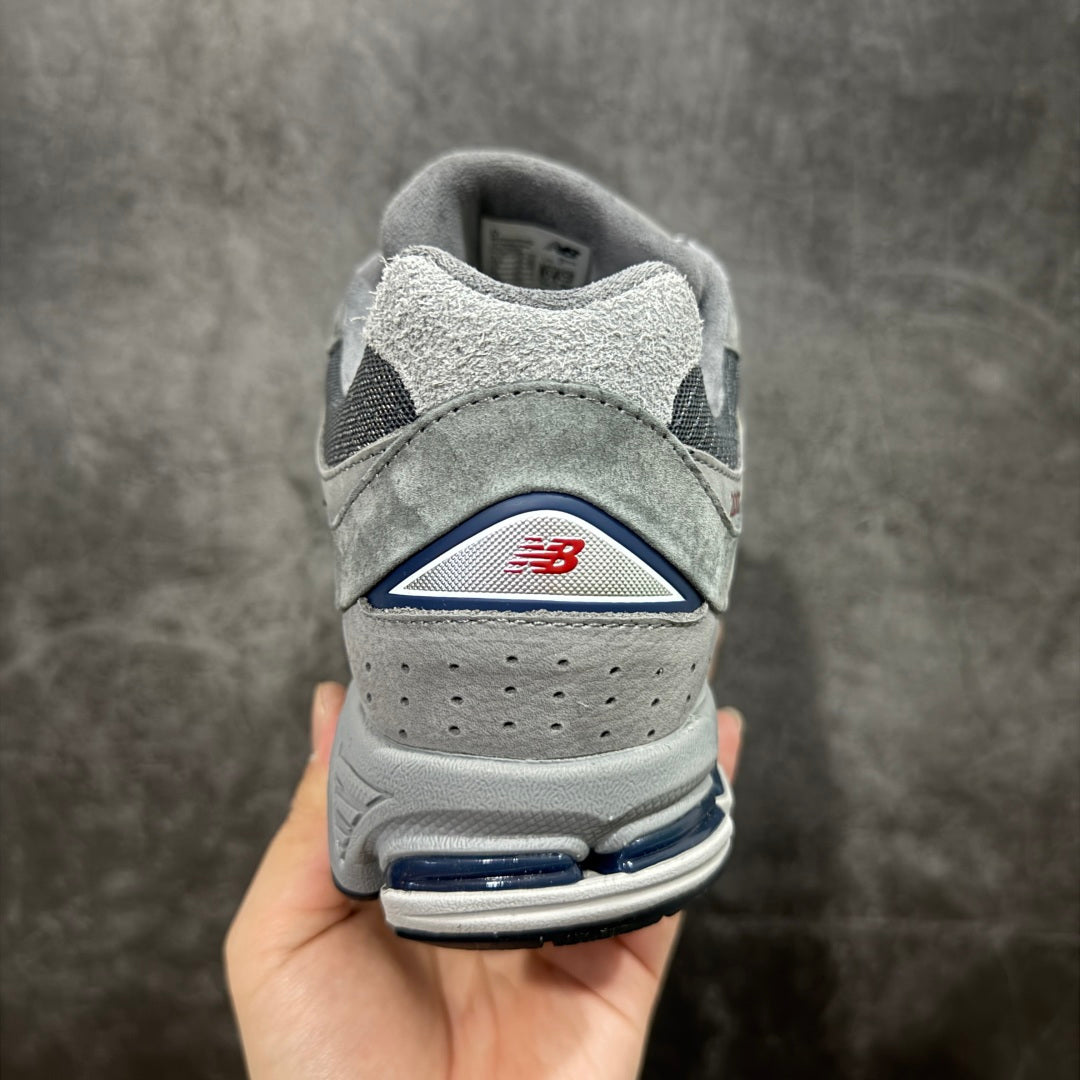 NEW BALANCE 2002R grey and indigo/navy