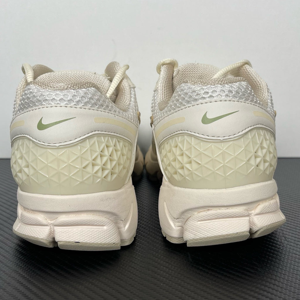 NIKE AIR ZOOM VOMERO 5  Sail / Light Orewood Brown