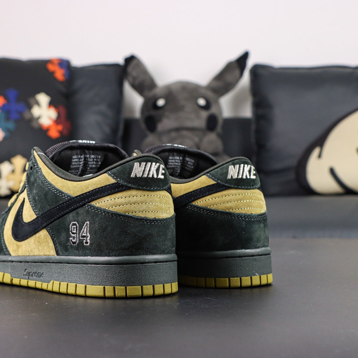 Nike SB Dunk  Low Supreme "Camper Green"