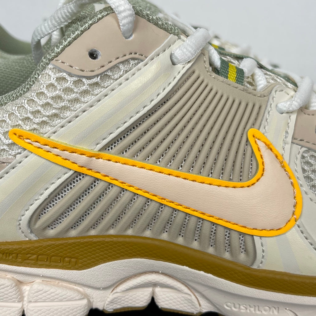 NIKE AIR ZOOM VOMERO 5 "Sail / Laser Orange / Light Orewood Brown / Medium Olive"