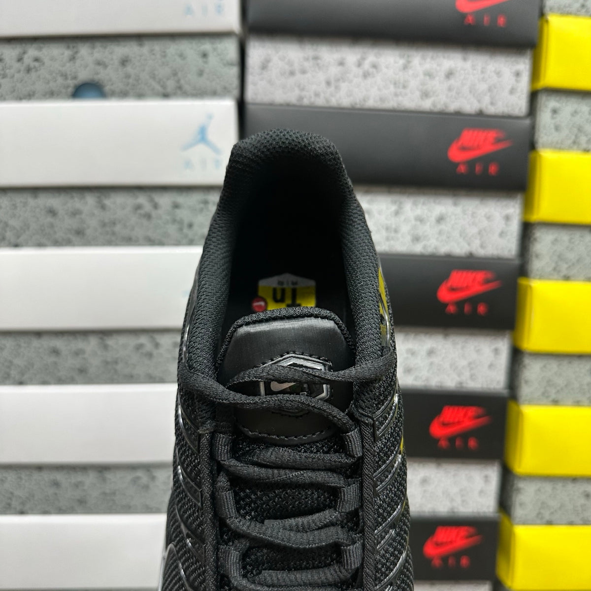 NIKE AIR MAX PLUS Black Reflective