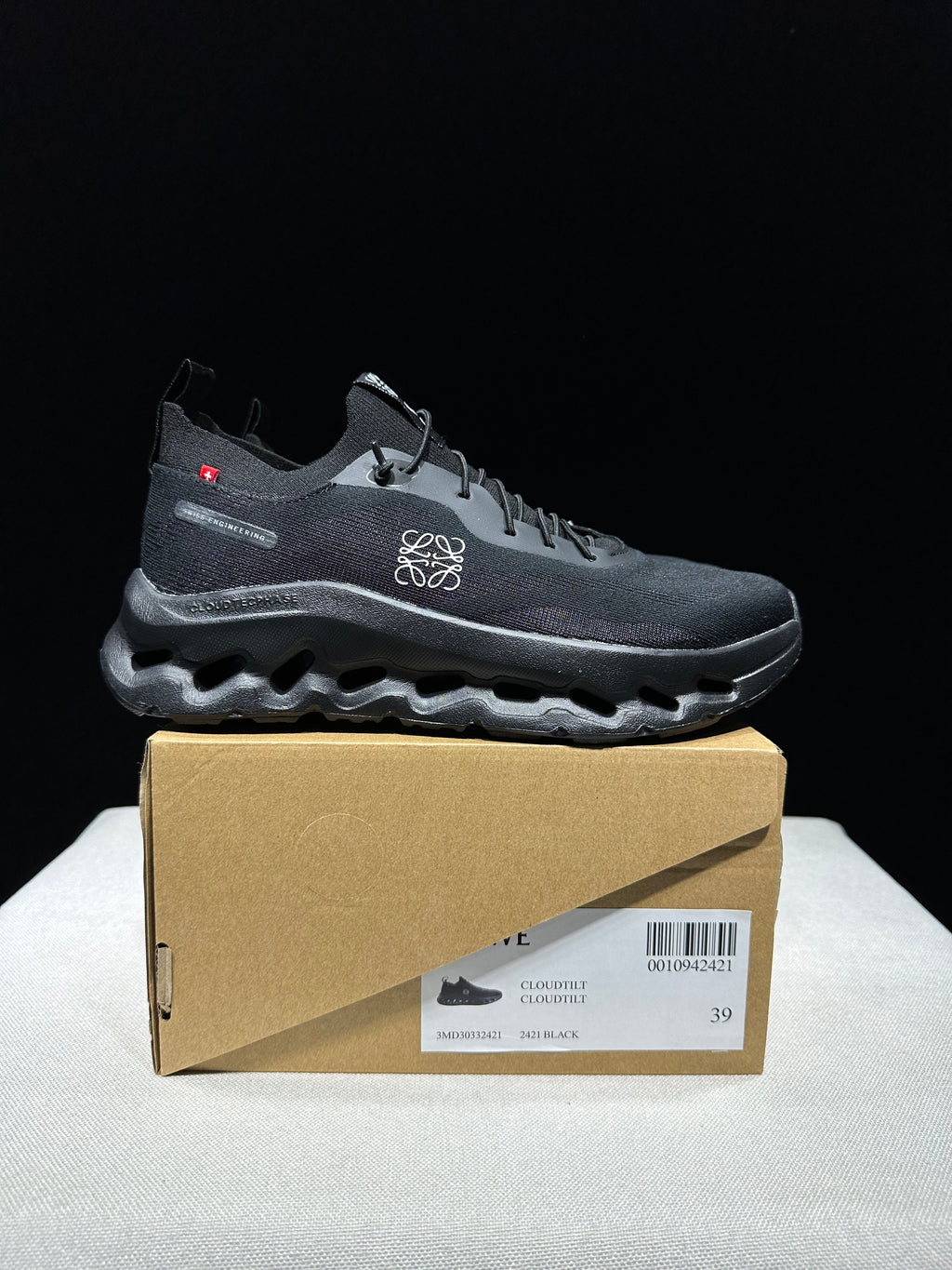 ON - Cloudtilt x Loewe 'All Black'