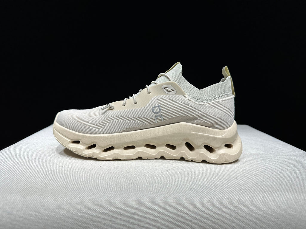 ON - Cloudtilt x Loewe 'Sand'