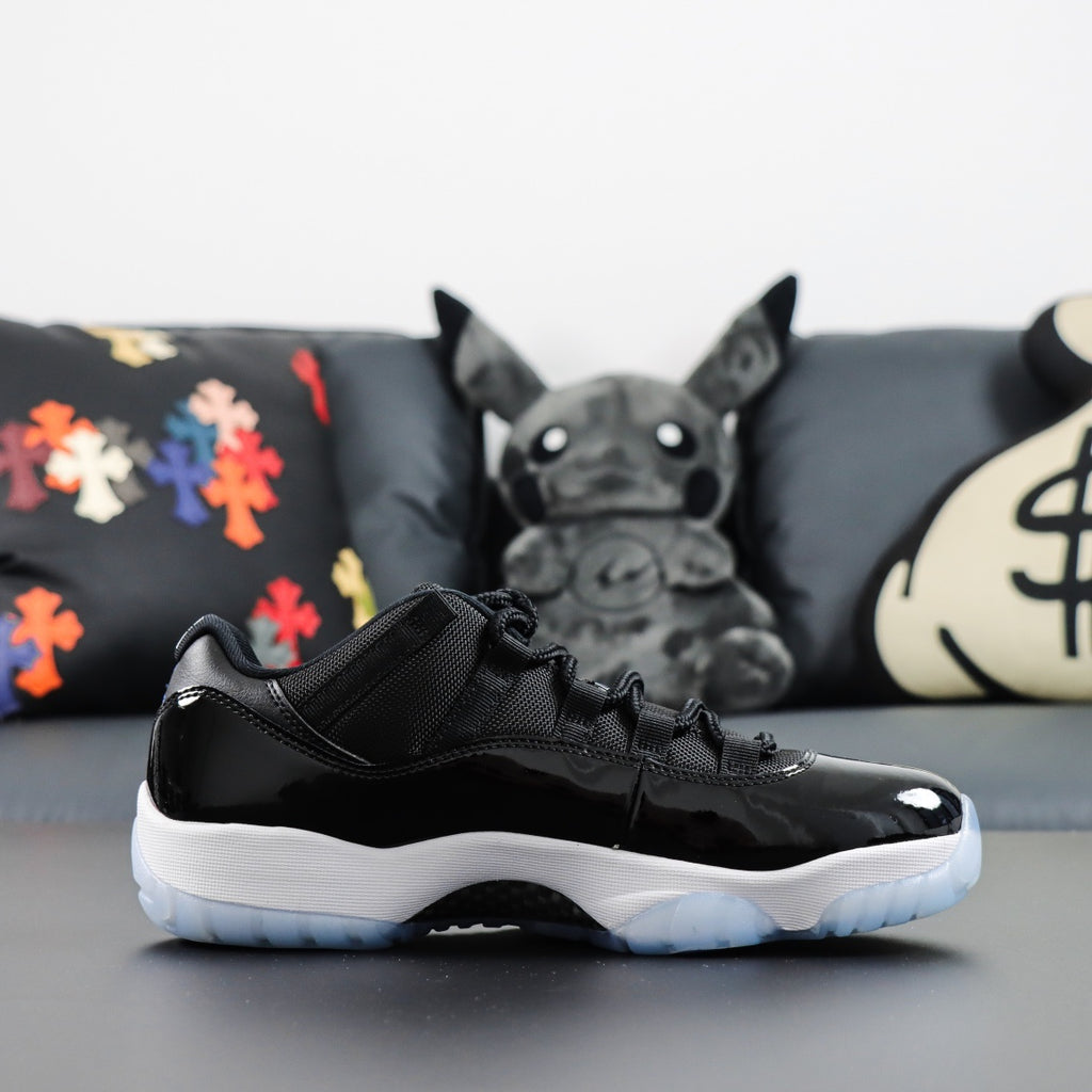 Jordan 11 Low 'Space Jam'