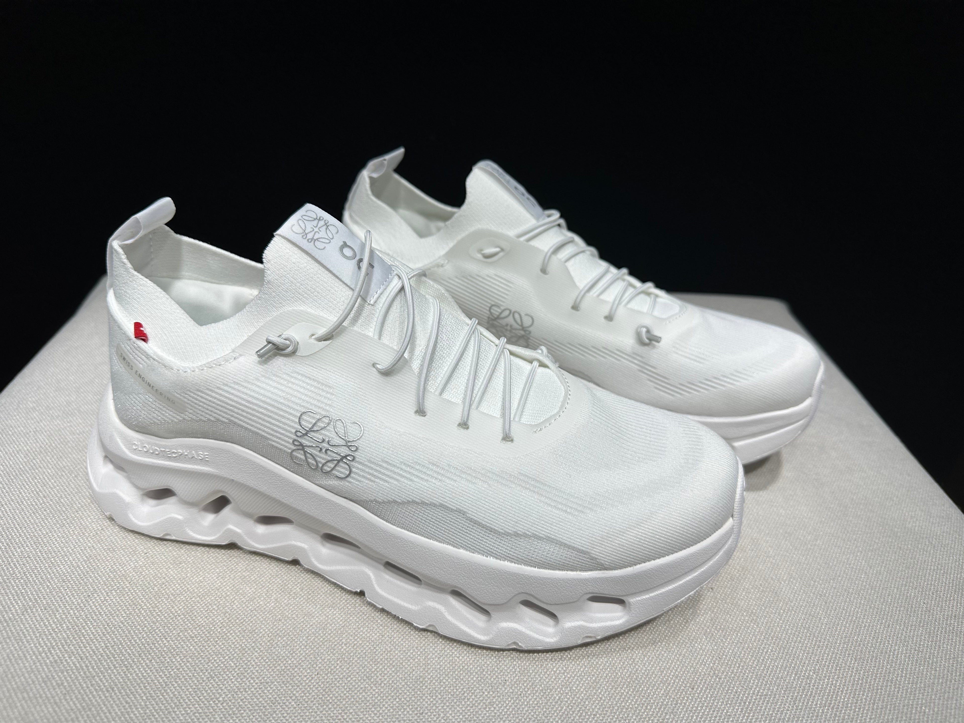 ON - Cloudtilt x Loewe 'All White'