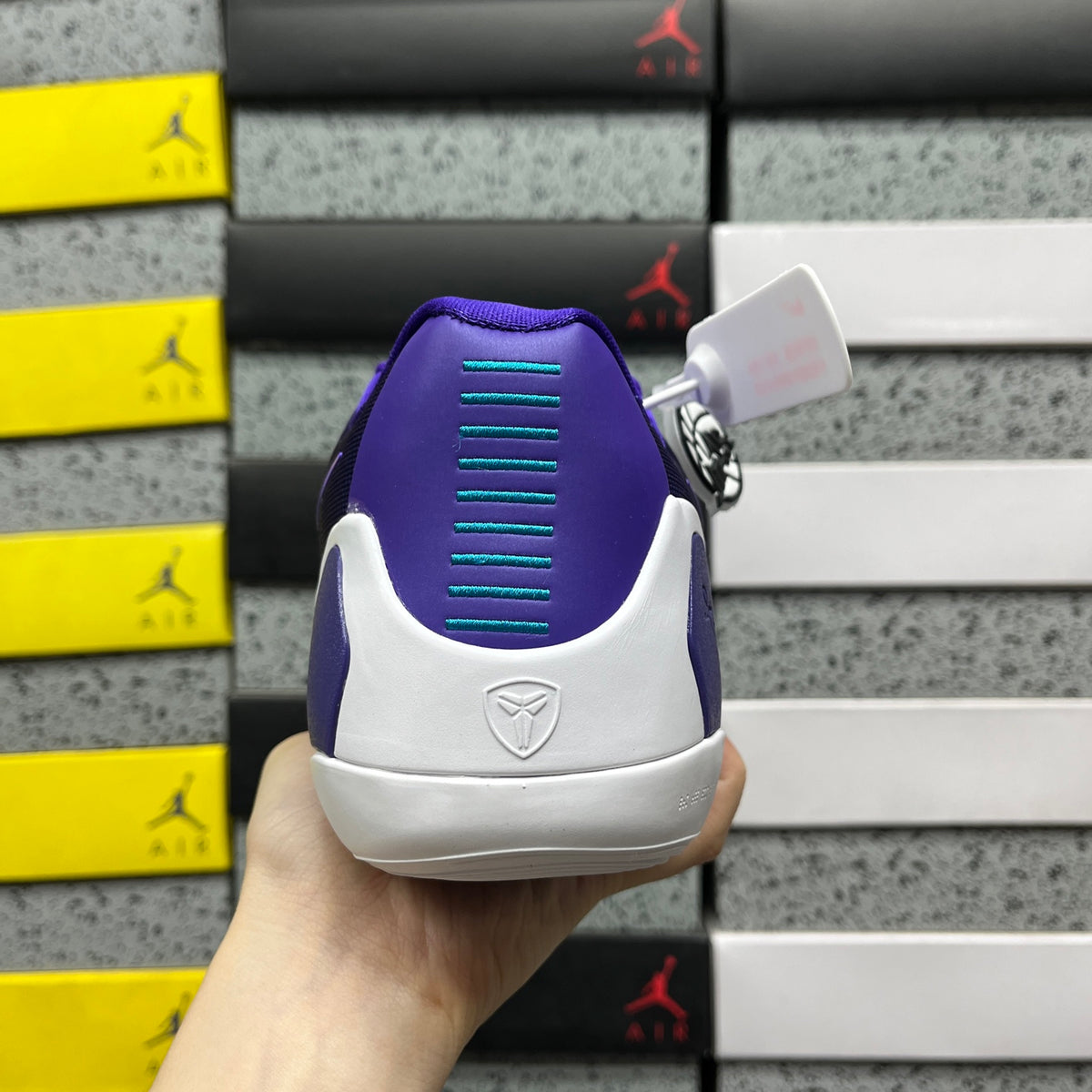 Kobe 9 Elite Low Protro Hornets