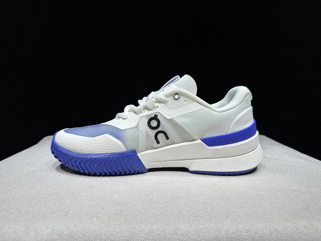 THE ROGER Pro 2 'White | Indigo'