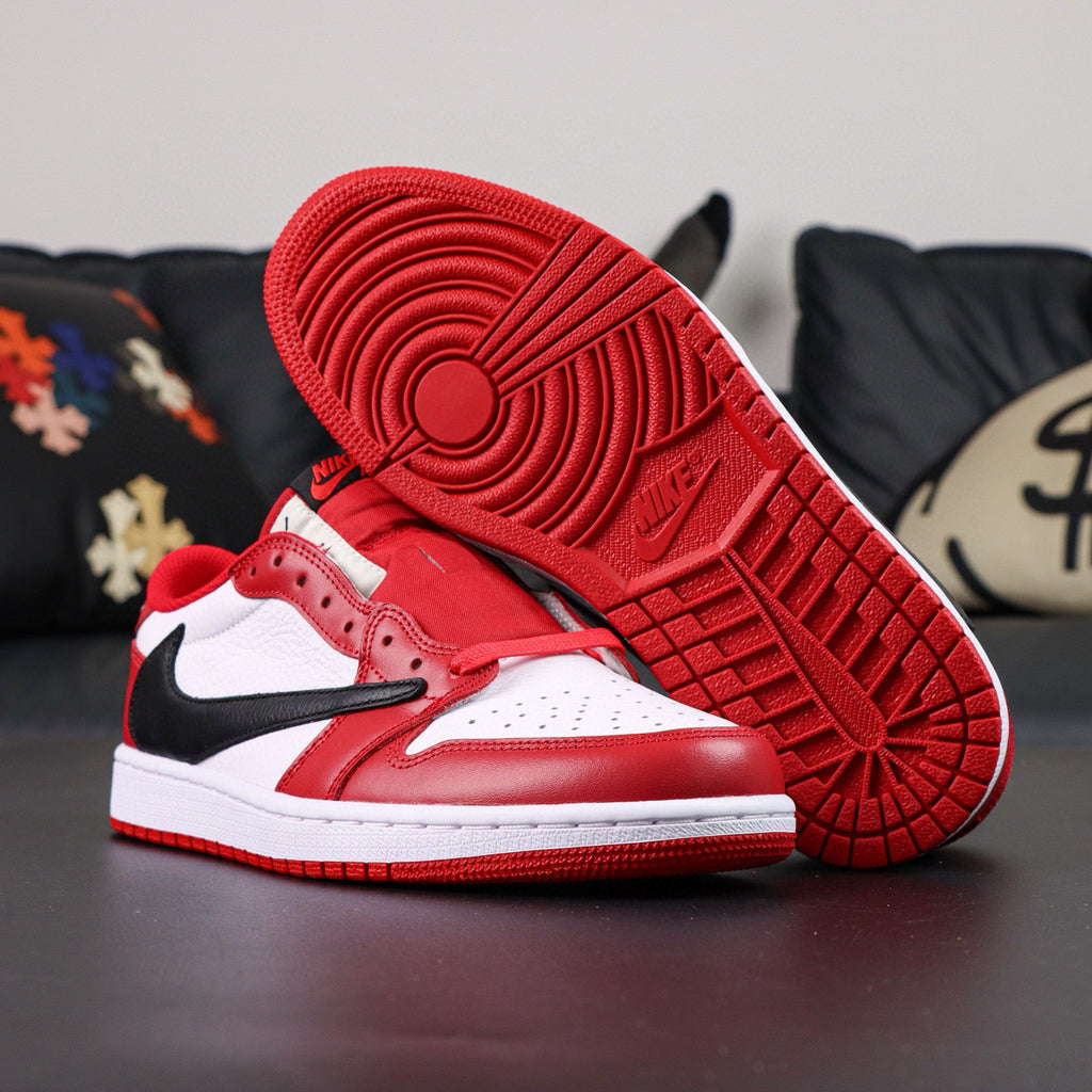 Jordan 1 Low x Travis Scott "Chicago"