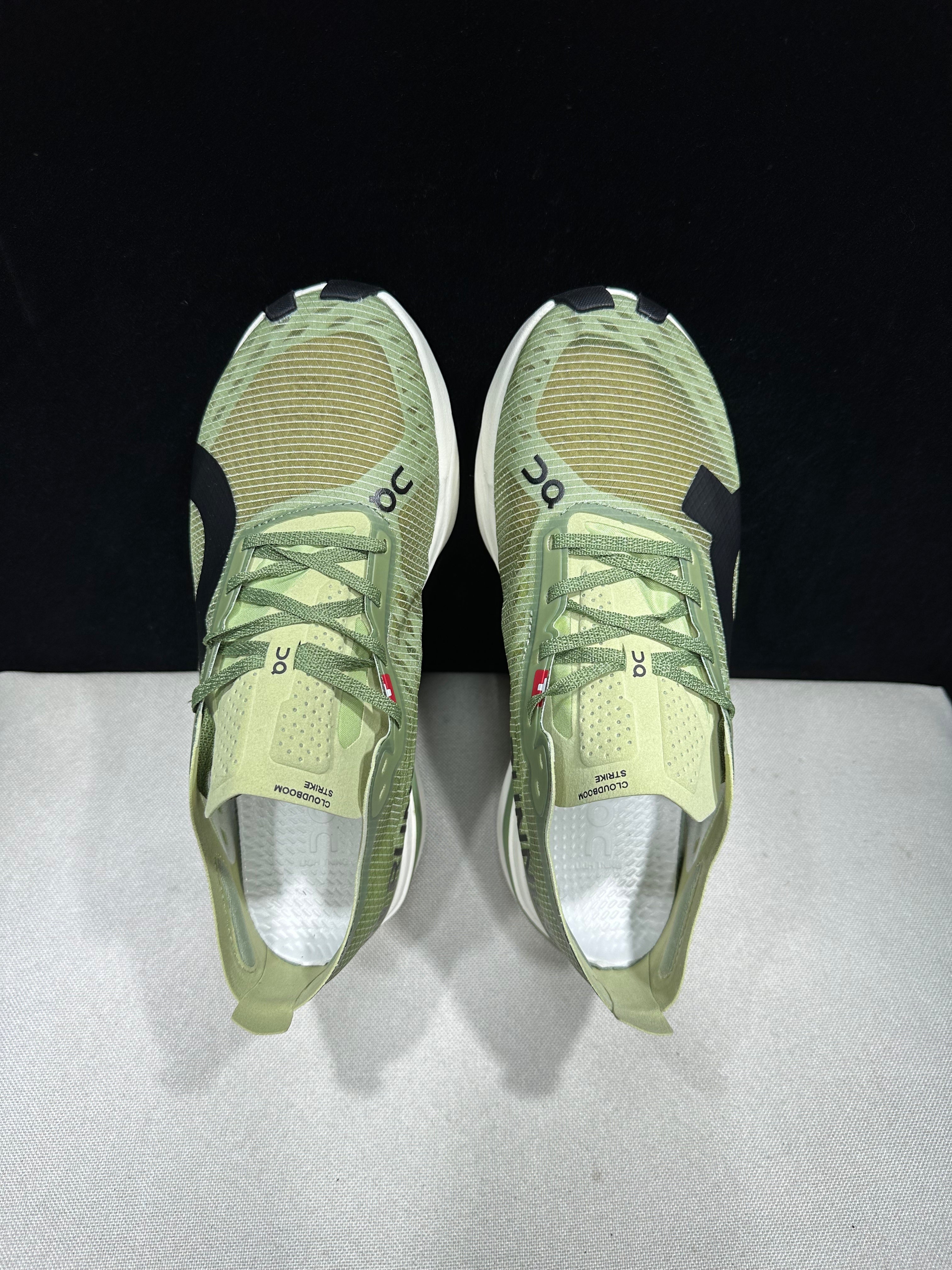 ON - Cloudboom Strike 'White | Green'
