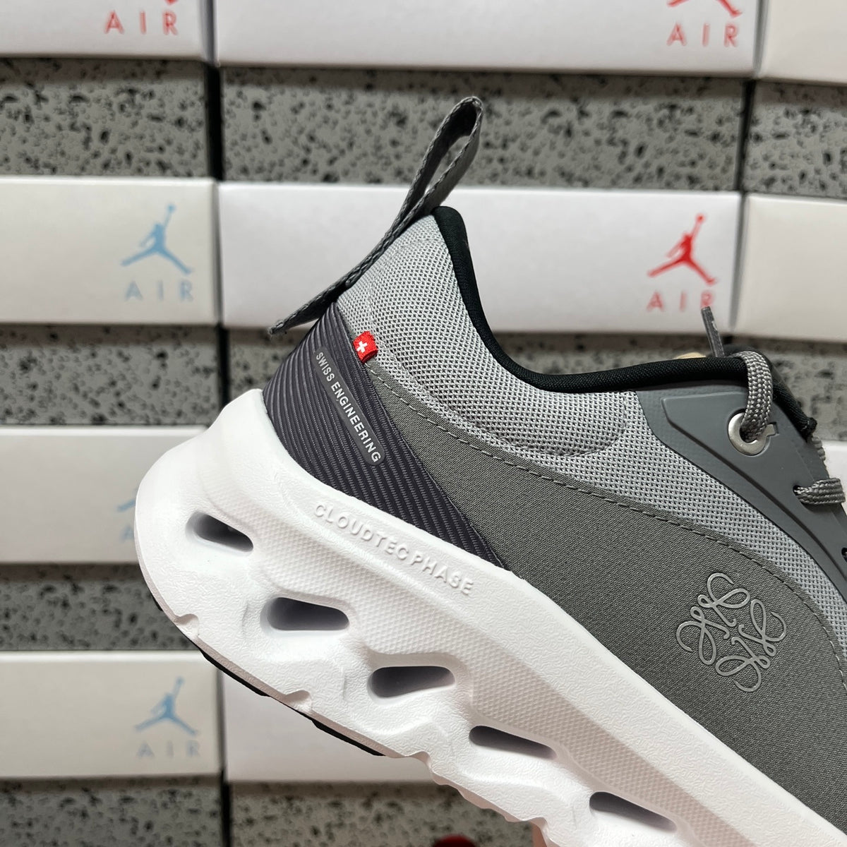 ON - Cloudtilt 2.0 x LOEWE 'Grey'