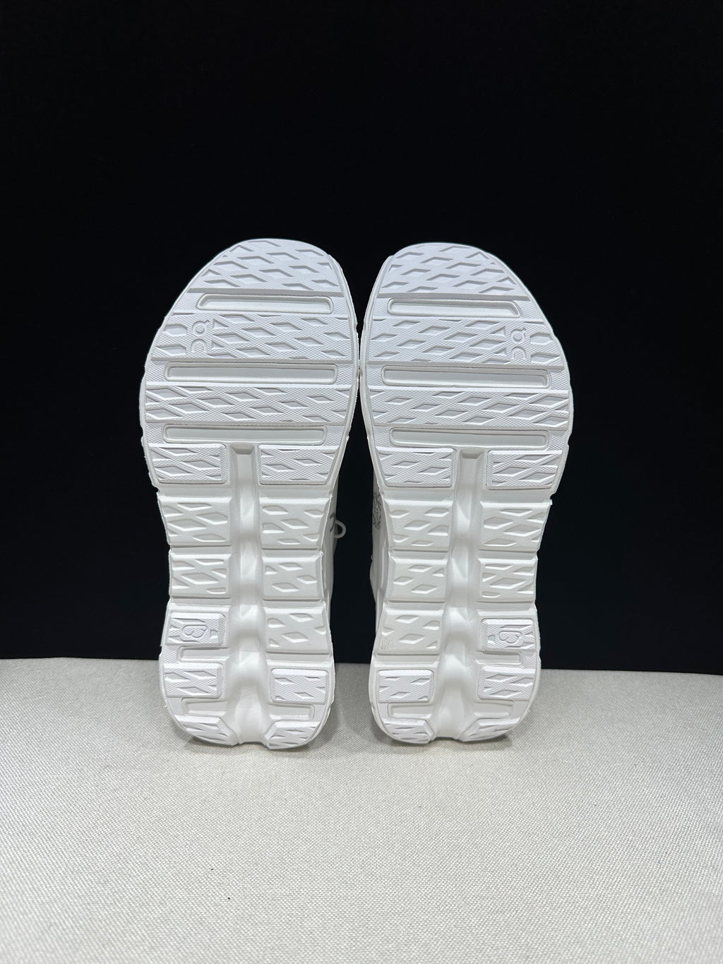 ON - Cloudtilt x Loewe 'All White'