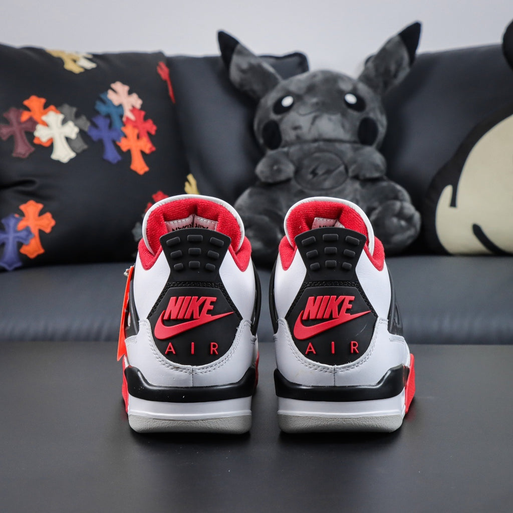 Jordan 4 'Fire Red' 2020