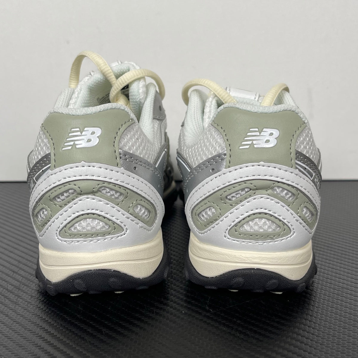 New Balance 204L Silver Metallic / Garter Snake Green
